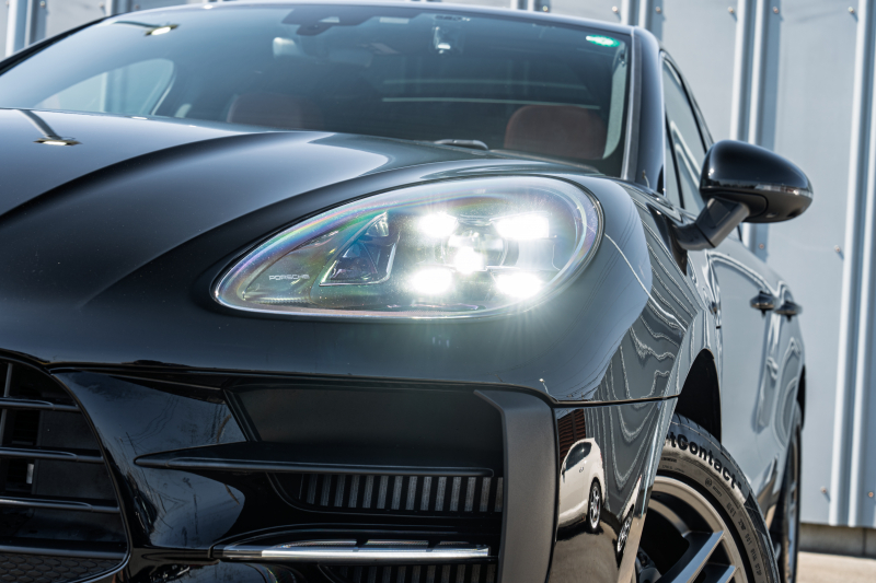 ポルシェ マカン S ｽﾎﾟｰﾂｸﾛﾉPKG　ﾚｻﾞｰPKG(ﾌﾞﾗｯｸ/ｶﾞｰﾈｯﾄﾚｯﾄﾞ) ﾋｰﾀｰ&ﾍﾞﾝﾁﾚｰﾀｰ ﾊﾟﾉﾗﾏSR PCMﾅﾋﾞ CarPlay PDLS+ PASM ｴﾝﾄﾘｰﾄﾞﾗｲﾌﾞ ACC ﾏｶﾝﾀｰﾎﾞ20ｲﾝﾁAW　2年保証