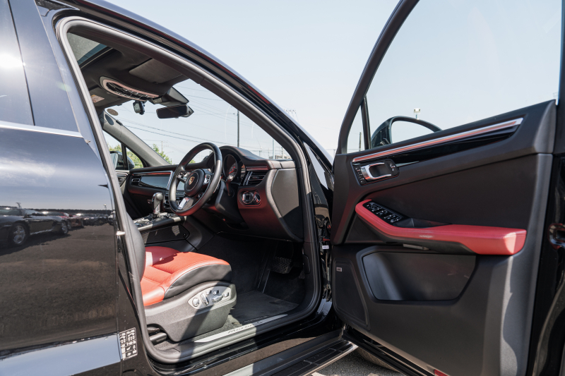 ポルシェ マカン S ｽﾎﾟｰﾂｸﾛﾉPKG　ﾚｻﾞｰPKG(ﾌﾞﾗｯｸ/ｶﾞｰﾈｯﾄﾚｯﾄﾞ) ﾋｰﾀｰ&ﾍﾞﾝﾁﾚｰﾀｰ ﾊﾟﾉﾗﾏSR PCMﾅﾋﾞ CarPlay PDLS+ PASM ｴﾝﾄﾘｰﾄﾞﾗｲﾌﾞ ACC ﾏｶﾝﾀｰﾎﾞ20ｲﾝﾁAW　2年保証