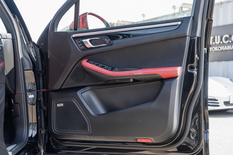 ポルシェ マカン S ｽﾎﾟｰﾂｸﾛﾉPKG　ﾚｻﾞｰPKG(ﾌﾞﾗｯｸ/ｶﾞｰﾈｯﾄﾚｯﾄﾞ) ﾋｰﾀｰ&ﾍﾞﾝﾁﾚｰﾀｰ ﾊﾟﾉﾗﾏSR PCMﾅﾋﾞ CarPlay PDLS+ PASM ｴﾝﾄﾘｰﾄﾞﾗｲﾌﾞ ACC ﾏｶﾝﾀｰﾎﾞ20ｲﾝﾁAW　2年保証