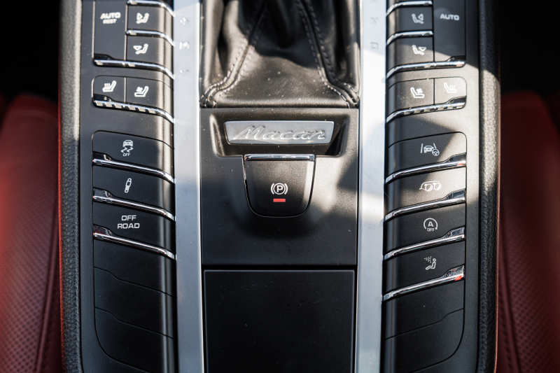 ポルシェ マカン S ｽﾎﾟｰﾂｸﾛﾉPKG　ﾚｻﾞｰPKG(ﾌﾞﾗｯｸ/ｶﾞｰﾈｯﾄﾚｯﾄﾞ) ﾋｰﾀｰ&ﾍﾞﾝﾁﾚｰﾀｰ ﾊﾟﾉﾗﾏSR PCMﾅﾋﾞ CarPlay PDLS+ PASM ｴﾝﾄﾘｰﾄﾞﾗｲﾌﾞ ACC ﾏｶﾝﾀｰﾎﾞ20ｲﾝﾁAW　2年保証