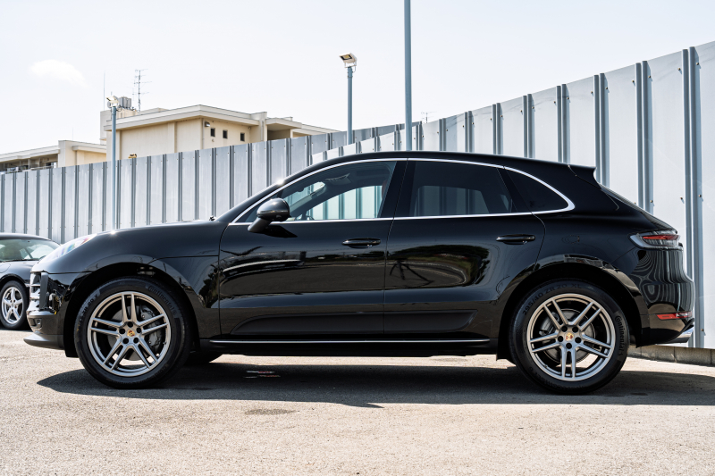 ポルシェ マカン S ｽﾎﾟｰﾂｸﾛﾉPKG　ﾚｻﾞｰPKG(ﾌﾞﾗｯｸ/ｶﾞｰﾈｯﾄﾚｯﾄﾞ) ﾋｰﾀｰ&ﾍﾞﾝﾁﾚｰﾀｰ ﾊﾟﾉﾗﾏSR PCMﾅﾋﾞ CarPlay PDLS+ PASM ｴﾝﾄﾘｰﾄﾞﾗｲﾌﾞ ACC ﾏｶﾝﾀｰﾎﾞ20ｲﾝﾁAW　2年保証