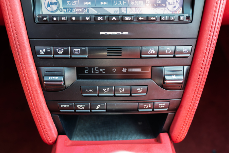 ポルシェ 911(Type997) ｶﾚﾗ ｽﾎﾟｰﾂｸﾛﾉPKG　後期ﾓﾃﾞﾙ ｶﾚﾗﾚｯﾄﾞﾅﾁｭﾗﾙﾚｻﾞｰｲﾝﾃﾘｱ ｸﾗﾘｵﾝﾅﾋﾞ ﾌﾙｾｸﾞTV ﾊﾞｯｸｶﾒﾗ PASM ｷｾﾉﾝ&ﾀﾞｲﾅﾐｯｸｺｰﾅﾘﾝｸﾞﾗｲﾄ ｵｰﾄｴｱｺﾝ ｶﾚﾗ18ｲﾝﾁAW　2年保証