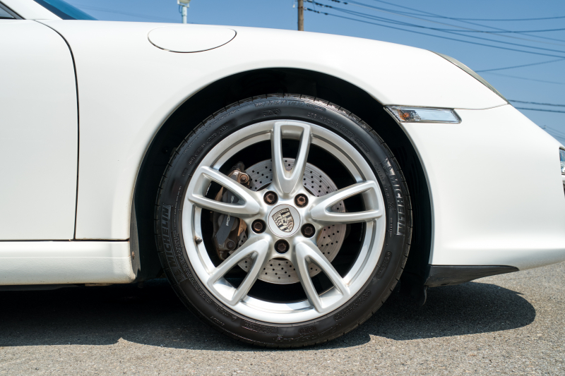 ポルシェ 911(Type997) ｶﾚﾗ ｽﾎﾟｰﾂｸﾛﾉPKG　後期ﾓﾃﾞﾙ ｶﾚﾗﾚｯﾄﾞﾅﾁｭﾗﾙﾚｻﾞｰｲﾝﾃﾘｱ ｸﾗﾘｵﾝﾅﾋﾞ ﾌﾙｾｸﾞTV ﾊﾞｯｸｶﾒﾗ PASM ｷｾﾉﾝ&ﾀﾞｲﾅﾐｯｸｺｰﾅﾘﾝｸﾞﾗｲﾄ ｵｰﾄｴｱｺﾝ ｶﾚﾗ18ｲﾝﾁAW　2年保証