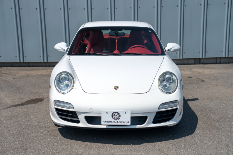 ポルシェ 911(Type997) ｶﾚﾗ ｽﾎﾟｰﾂｸﾛﾉPKG　後期ﾓﾃﾞﾙ ｶﾚﾗﾚｯﾄﾞﾅﾁｭﾗﾙﾚｻﾞｰｲﾝﾃﾘｱ ｸﾗﾘｵﾝﾅﾋﾞ ﾌﾙｾｸﾞTV ﾊﾞｯｸｶﾒﾗ PASM ｷｾﾉﾝ&ﾀﾞｲﾅﾐｯｸｺｰﾅﾘﾝｸﾞﾗｲﾄ ｵｰﾄｴｱｺﾝ ｶﾚﾗ18ｲﾝﾁAW　2年保証