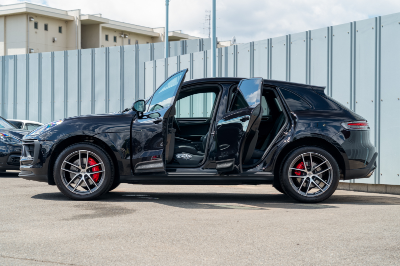 ポルシェ マカン S ｽﾎﾟｰﾂｸﾛﾉPKG　1ｵｰﾅｰ ｱﾀﾞﾌﾟﾃｨﾌﾞｽﾎﾟｰﾂｼｰﾄ ﾋｰﾀｰ ﾊﾟﾉﾗﾏSR PCMﾅﾋﾞ CarPlay PDLS+ PASM ｴﾝﾄﾘｰﾄﾞﾗｲﾌﾞ ACC ﾚｰﾝｷｰﾌﾟTPM ﾏｶﾝS20ｲﾝﾁAW　2年保証