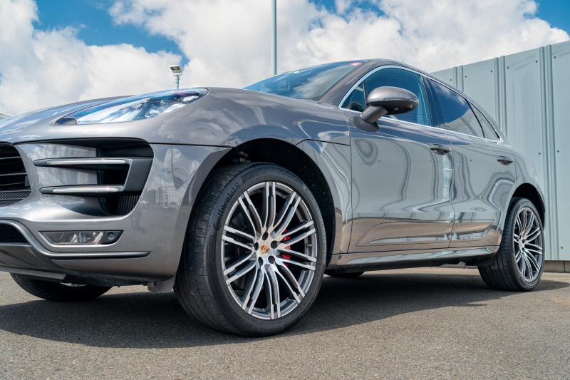 ポルシェ マカン ﾀｰﾎﾞ　ｶﾞｰﾈｯﾄﾚｯﾄﾞﾚｻﾞｰｼｰﾄ PCMﾅﾋﾞｱﾗｳﾝﾄﾞﾋﾞｭｰ Carplay LED/PDLS+ PASM ｴﾝﾄﾘｰﾄﾞﾗｲﾌﾞ ﾚｰﾝﾃﾞﾊﾟｰﾁｬｰﾜｰﾆﾝｸﾞ 911ﾀｰﾎﾞﾃﾞｻﾞｲﾝ21ｲﾝﾁAW　2年保証