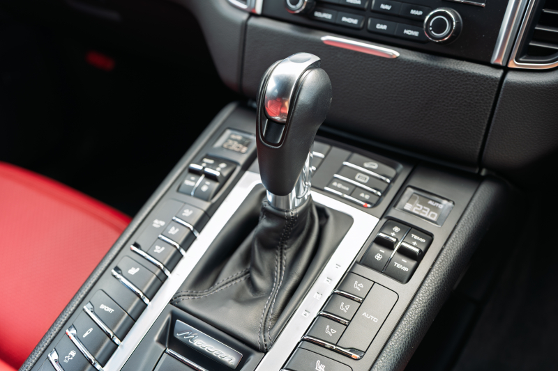 ポルシェ マカン ﾀｰﾎﾞ　ｶﾞｰﾈｯﾄﾚｯﾄﾞﾚｻﾞｰｼｰﾄ PCMﾅﾋﾞｱﾗｳﾝﾄﾞﾋﾞｭｰ Carplay LED/PDLS+ PASM ｴﾝﾄﾘｰﾄﾞﾗｲﾌﾞ ﾚｰﾝﾃﾞﾊﾟｰﾁｬｰﾜｰﾆﾝｸﾞ 911ﾀｰﾎﾞﾃﾞｻﾞｲﾝ21ｲﾝﾁAW　2年保証