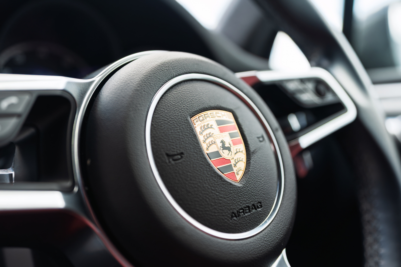 ポルシェ マカン ﾀｰﾎﾞ　ｶﾞｰﾈｯﾄﾚｯﾄﾞﾚｻﾞｰｼｰﾄ PCMﾅﾋﾞｱﾗｳﾝﾄﾞﾋﾞｭｰ Carplay LED/PDLS+ PASM ｴﾝﾄﾘｰﾄﾞﾗｲﾌﾞ ﾚｰﾝﾃﾞﾊﾟｰﾁｬｰﾜｰﾆﾝｸﾞ 911ﾀｰﾎﾞﾃﾞｻﾞｲﾝ21ｲﾝﾁAW　2年保証