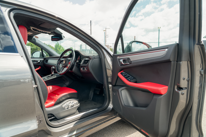 ポルシェ マカン ﾀｰﾎﾞ　ｶﾞｰﾈｯﾄﾚｯﾄﾞﾚｻﾞｰｼｰﾄ PCMﾅﾋﾞｱﾗｳﾝﾄﾞﾋﾞｭｰ Carplay LED/PDLS+ PASM ｴﾝﾄﾘｰﾄﾞﾗｲﾌﾞ ﾚｰﾝﾃﾞﾊﾟｰﾁｬｰﾜｰﾆﾝｸﾞ 911ﾀｰﾎﾞﾃﾞｻﾞｲﾝ21ｲﾝﾁAW　2年保証