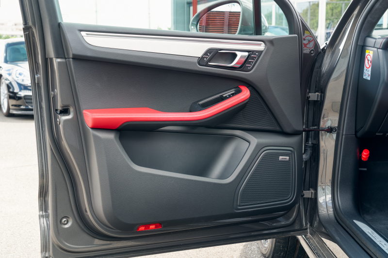 ポルシェ マカン ﾀｰﾎﾞ　ｶﾞｰﾈｯﾄﾚｯﾄﾞﾚｻﾞｰｼｰﾄ PCMﾅﾋﾞｱﾗｳﾝﾄﾞﾋﾞｭｰ Carplay LED/PDLS+ PASM ｴﾝﾄﾘｰﾄﾞﾗｲﾌﾞ ﾚｰﾝﾃﾞﾊﾟｰﾁｬｰﾜｰﾆﾝｸﾞ 911ﾀｰﾎﾞﾃﾞｻﾞｲﾝ21ｲﾝﾁAW　2年保証