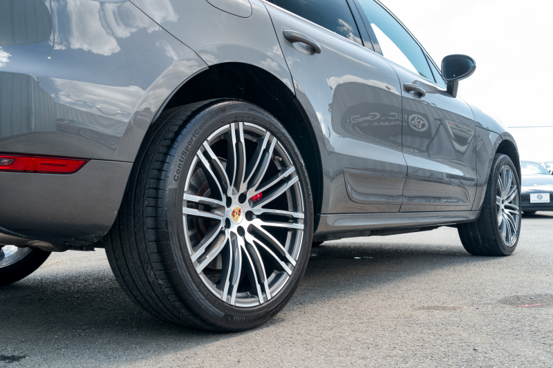 ポルシェ マカン ﾀｰﾎﾞ　ｶﾞｰﾈｯﾄﾚｯﾄﾞﾚｻﾞｰｼｰﾄ PCMﾅﾋﾞｱﾗｳﾝﾄﾞﾋﾞｭｰ Carplay LED/PDLS+ PASM ｴﾝﾄﾘｰﾄﾞﾗｲﾌﾞ ﾚｰﾝﾃﾞﾊﾟｰﾁｬｰﾜｰﾆﾝｸﾞ 911ﾀｰﾎﾞﾃﾞｻﾞｲﾝ21ｲﾝﾁAW　2年保証