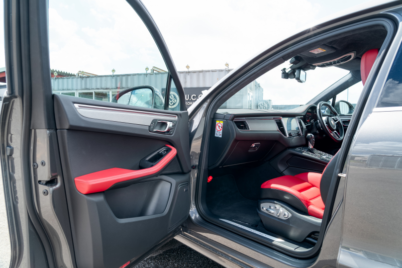 ポルシェ マカン ﾀｰﾎﾞ　ｶﾞｰﾈｯﾄﾚｯﾄﾞﾚｻﾞｰｼｰﾄ PCMﾅﾋﾞｱﾗｳﾝﾄﾞﾋﾞｭｰ Carplay LED/PDLS+ PASM ｴﾝﾄﾘｰﾄﾞﾗｲﾌﾞ ﾚｰﾝﾃﾞﾊﾟｰﾁｬｰﾜｰﾆﾝｸﾞ 911ﾀｰﾎﾞﾃﾞｻﾞｲﾝ21ｲﾝﾁAW　2年保証