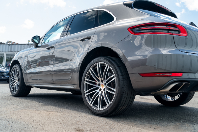 ポルシェ マカン ﾀｰﾎﾞ　ｶﾞｰﾈｯﾄﾚｯﾄﾞﾚｻﾞｰｼｰﾄ PCMﾅﾋﾞｱﾗｳﾝﾄﾞﾋﾞｭｰ Carplay LED/PDLS+ PASM ｴﾝﾄﾘｰﾄﾞﾗｲﾌﾞ ﾚｰﾝﾃﾞﾊﾟｰﾁｬｰﾜｰﾆﾝｸﾞ 911ﾀｰﾎﾞﾃﾞｻﾞｲﾝ21ｲﾝﾁAW　2年保証