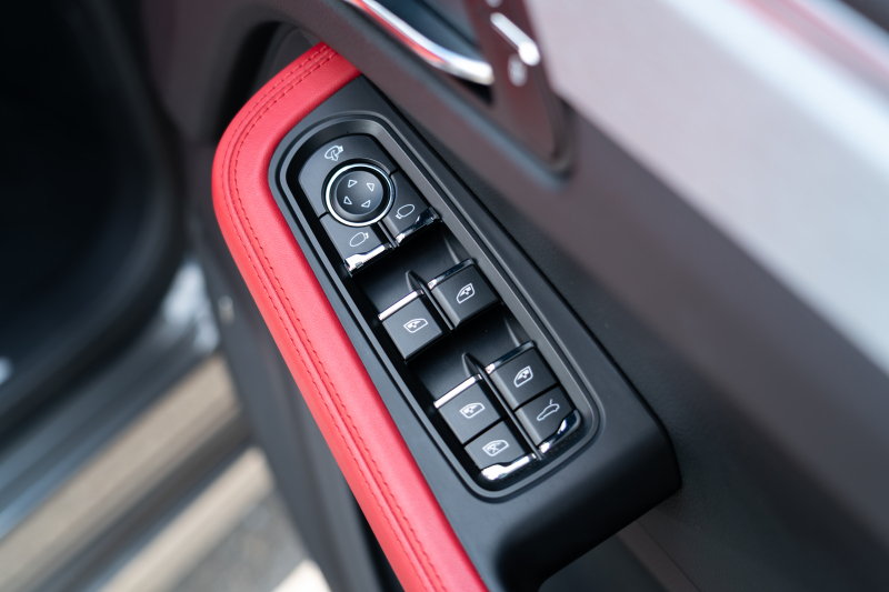 ポルシェ マカン ﾀｰﾎﾞ　ｶﾞｰﾈｯﾄﾚｯﾄﾞﾚｻﾞｰｼｰﾄ PCMﾅﾋﾞｱﾗｳﾝﾄﾞﾋﾞｭｰ Carplay LED/PDLS+ PASM ｴﾝﾄﾘｰﾄﾞﾗｲﾌﾞ ﾚｰﾝﾃﾞﾊﾟｰﾁｬｰﾜｰﾆﾝｸﾞ 911ﾀｰﾎﾞﾃﾞｻﾞｲﾝ21ｲﾝﾁAW　2年保証