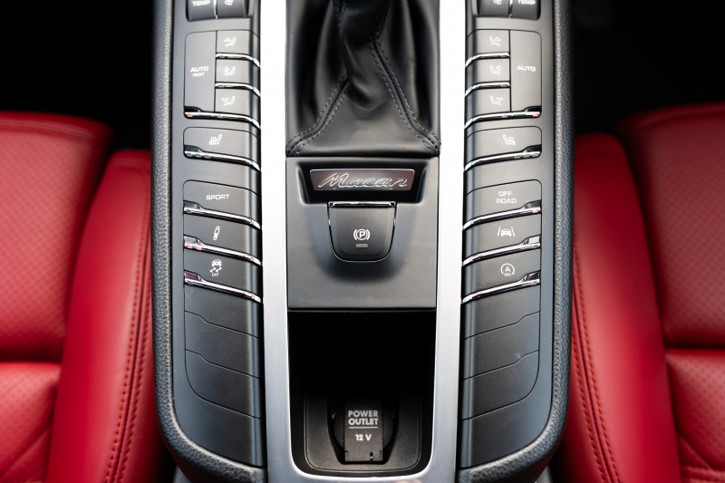 ポルシェ マカン ﾀｰﾎﾞ　ｶﾞｰﾈｯﾄﾚｯﾄﾞﾚｻﾞｰｼｰﾄ PCMﾅﾋﾞｱﾗｳﾝﾄﾞﾋﾞｭｰ Carplay LED/PDLS+ PASM ｴﾝﾄﾘｰﾄﾞﾗｲﾌﾞ ﾚｰﾝﾃﾞﾊﾟｰﾁｬｰﾜｰﾆﾝｸﾞ 911ﾀｰﾎﾞﾃﾞｻﾞｲﾝ21ｲﾝﾁAW　2年保証