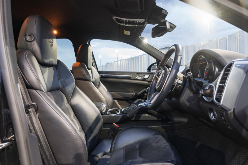 ポルシェ カイエン ﾌﾟﾗﾁﾅｴﾃﾞｨｼｮﾝ　特別仕様車 1ｵｰﾅｰ 後期ﾓﾃﾞﾙ ﾌﾞﾗｯｸﾊｰﾌﾚｻﾞｰ PCMﾅﾋﾞ 地ﾃﾞｼﾞﾁｭｰﾅｰ CarPlay PDLS BOSE ｸﾙｺﾝ ﾊﾟｰｸｱｼｽﾄ RSｽﾊﾟｲﾀﾞｰ20ｲﾝﾁAW　2年保証