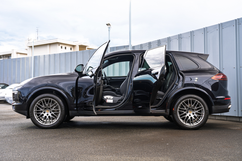 ポルシェ カイエン ﾌﾟﾗﾁﾅｴﾃﾞｨｼｮﾝ　特別仕様車 1ｵｰﾅｰ 後期ﾓﾃﾞﾙ ﾌﾞﾗｯｸﾊｰﾌﾚｻﾞｰ PCMﾅﾋﾞ 地ﾃﾞｼﾞﾁｭｰﾅｰ CarPlay PDLS BOSE ｸﾙｺﾝ ﾊﾟｰｸｱｼｽﾄ RSｽﾊﾟｲﾀﾞｰ20ｲﾝﾁAW　2年保証