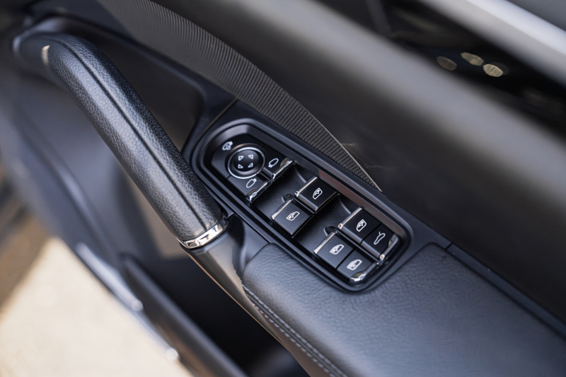 ポルシェ カイエン ﾌﾟﾗﾁﾅｴﾃﾞｨｼｮﾝ　特別仕様車 1ｵｰﾅｰ 後期ﾓﾃﾞﾙ ﾌﾞﾗｯｸﾊｰﾌﾚｻﾞｰ PCMﾅﾋﾞ 地ﾃﾞｼﾞﾁｭｰﾅｰ CarPlay PDLS BOSE ｸﾙｺﾝ ﾊﾟｰｸｱｼｽﾄ RSｽﾊﾟｲﾀﾞｰ20ｲﾝﾁAW　2年保証