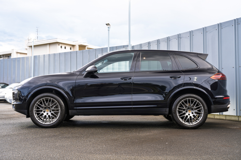 ポルシェ カイエン ﾌﾟﾗﾁﾅｴﾃﾞｨｼｮﾝ　特別仕様車 1ｵｰﾅｰ 後期ﾓﾃﾞﾙ ﾌﾞﾗｯｸﾊｰﾌﾚｻﾞｰ PCMﾅﾋﾞ 地ﾃﾞｼﾞﾁｭｰﾅｰ CarPlay PDLS BOSE ｸﾙｺﾝ ﾊﾟｰｸｱｼｽﾄ RSｽﾊﾟｲﾀﾞｰ20ｲﾝﾁAW　2年保証