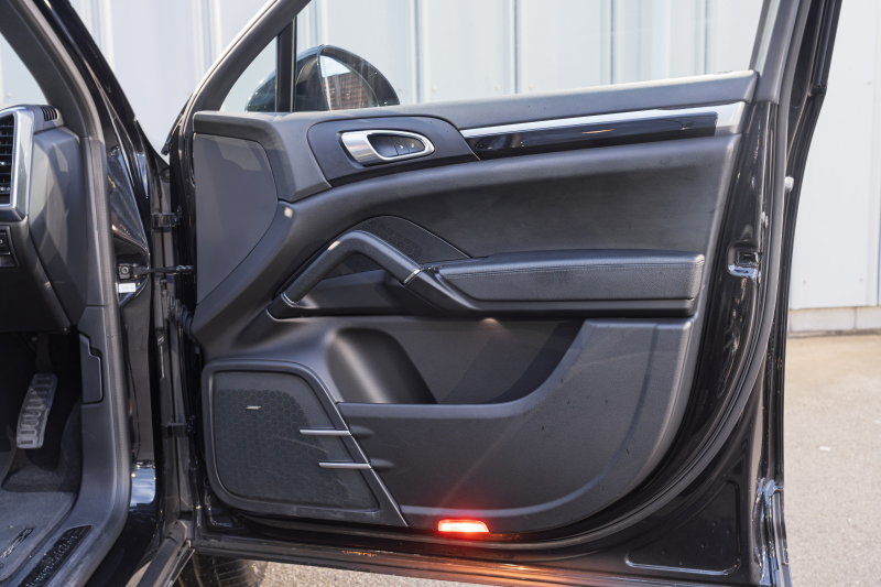 ポルシェ カイエン ﾌﾟﾗﾁﾅｴﾃﾞｨｼｮﾝ　特別仕様車 1ｵｰﾅｰ 後期ﾓﾃﾞﾙ ﾌﾞﾗｯｸﾊｰﾌﾚｻﾞｰ PCMﾅﾋﾞ 地ﾃﾞｼﾞﾁｭｰﾅｰ CarPlay PDLS BOSE ｸﾙｺﾝ ﾊﾟｰｸｱｼｽﾄ RSｽﾊﾟｲﾀﾞｰ20ｲﾝﾁAW　2年保証