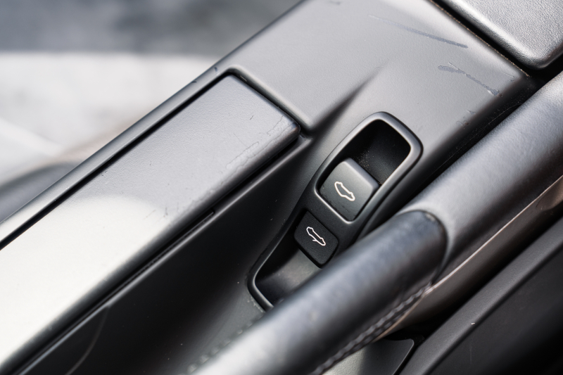 ポルシェ ボクスター S ｽﾎﾟｰﾂｸﾛﾉPKG　後期ﾓﾃﾞﾙ ﾌﾞﾗｯｸﾊｰﾌﾚｻﾞｰｼｰﾄ ｼｰﾄﾋｰﾀｰ ﾌﾞﾗｯｸｿﾌﾄﾄｯﾌﾟ ｸﾗﾘｵﾝﾅﾋﾞTV ﾀﾞｲﾅﾐｯｸｺｰﾅﾘﾝｸﾞﾗｲﾄ ｸﾙｺﾝ ｵｰﾄｴｱｺﾝ ｹｲﾏﾝS18ｲﾝﾁAW　2年保証