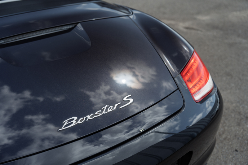 ポルシェ ボクスター S ｽﾎﾟｰﾂｸﾛﾉPKG　後期ﾓﾃﾞﾙ ﾌﾞﾗｯｸﾊｰﾌﾚｻﾞｰｼｰﾄ ｼｰﾄﾋｰﾀｰ ﾌﾞﾗｯｸｿﾌﾄﾄｯﾌﾟ ｸﾗﾘｵﾝﾅﾋﾞTV ﾀﾞｲﾅﾐｯｸｺｰﾅﾘﾝｸﾞﾗｲﾄ ｸﾙｺﾝ ｵｰﾄｴｱｺﾝ ｹｲﾏﾝS18ｲﾝﾁAW　2年保証