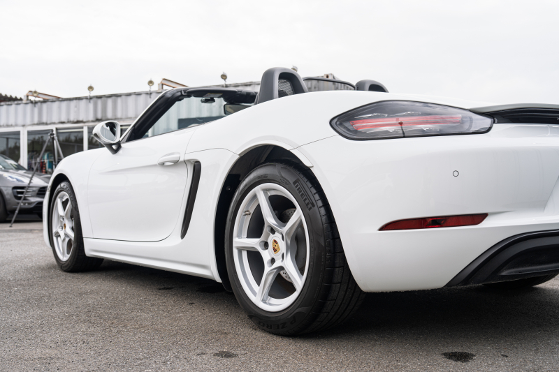 ポルシェ 718 ボクスター ﾍﾞｰｽｸﾞﾚｰﾄﾞ ｽﾎﾟｰﾂｸﾛﾉPKG　ﾌﾞﾗｯｸﾊｰﾌﾚｻﾞｰｼｰﾄ ｼｰﾄﾋｰﾀｰ ﾌﾞﾗｯｸｿﾌﾄﾄｯﾌﾟ PCMﾅﾋﾞ CarPlay ｷｾﾉﾝ ｵｰﾄｴｱｺﾝ TPM ﾊﾟｰｸｱｼｽﾄ 電格ﾐﾗｰ ﾎﾞｸｽﾀｰ18ｲﾝﾁAW　2年保証