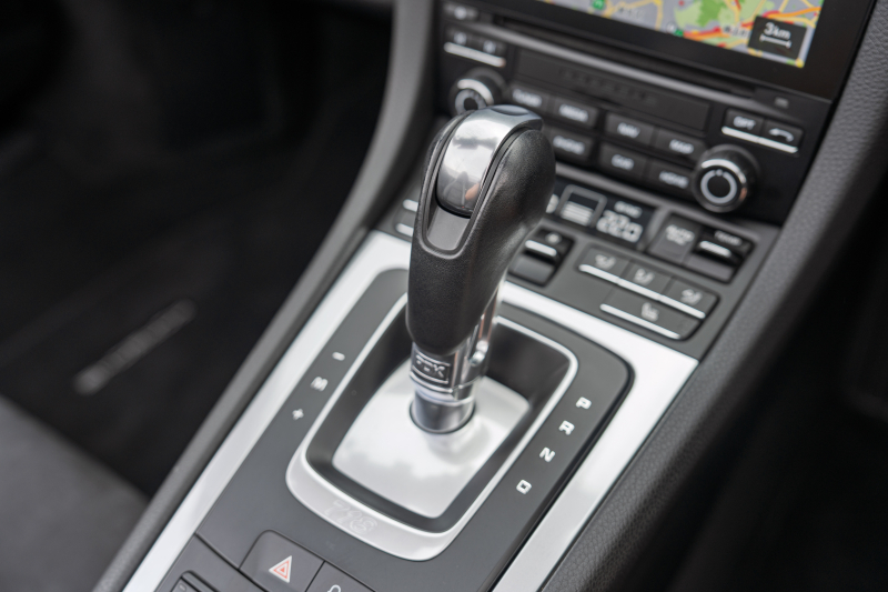 ポルシェ 718 ボクスター ﾍﾞｰｽｸﾞﾚｰﾄﾞ ｽﾎﾟｰﾂｸﾛﾉPKG　ﾌﾞﾗｯｸﾊｰﾌﾚｻﾞｰｼｰﾄ ｼｰﾄﾋｰﾀｰ ﾌﾞﾗｯｸｿﾌﾄﾄｯﾌﾟ PCMﾅﾋﾞ CarPlay ｷｾﾉﾝ ｵｰﾄｴｱｺﾝ TPM ﾊﾟｰｸｱｼｽﾄ 電格ﾐﾗｰ ﾎﾞｸｽﾀｰ18ｲﾝﾁAW　2年保証