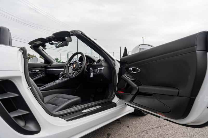 ポルシェ 718 ボクスター ﾍﾞｰｽｸﾞﾚｰﾄﾞ ｽﾎﾟｰﾂｸﾛﾉPKG　ﾌﾞﾗｯｸﾊｰﾌﾚｻﾞｰｼｰﾄ ｼｰﾄﾋｰﾀｰ ﾌﾞﾗｯｸｿﾌﾄﾄｯﾌﾟ PCMﾅﾋﾞ CarPlay ｷｾﾉﾝ ｵｰﾄｴｱｺﾝ TPM ﾊﾟｰｸｱｼｽﾄ 電格ﾐﾗｰ ﾎﾞｸｽﾀｰ18ｲﾝﾁAW　2年保証