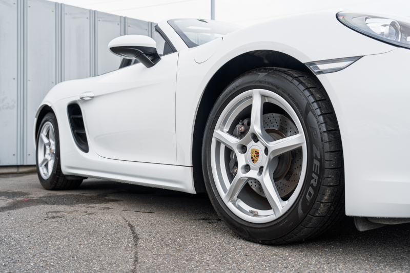 ポルシェ 718 ボクスター ﾍﾞｰｽｸﾞﾚｰﾄﾞ ｽﾎﾟｰﾂｸﾛﾉPKG　ﾌﾞﾗｯｸﾊｰﾌﾚｻﾞｰｼｰﾄ ｼｰﾄﾋｰﾀｰ ﾌﾞﾗｯｸｿﾌﾄﾄｯﾌﾟ PCMﾅﾋﾞ CarPlay ｷｾﾉﾝ ｵｰﾄｴｱｺﾝ TPM ﾊﾟｰｸｱｼｽﾄ 電格ﾐﾗｰ ﾎﾞｸｽﾀｰ18ｲﾝﾁAW　2年保証