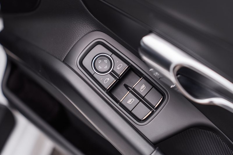 ポルシェ ケイマン(Type981) S　2015年ﾓﾃﾞﾙ ﾌﾞﾗｯｸﾊｰﾌﾚｻﾞｰｼｰﾄ ｼｰﾄﾋｰﾀｰ ｸﾗﾘｵﾝﾅﾋﾞ ﾌﾙｾｸﾞTV ｽﾎﾟｰﾂﾃﾞｻﾞｲﾝｽﾃｱ ｷｾﾉﾝ ｵｰﾄｴｱｺﾝ TPM ｹｲﾏﾝS19ｲﾝﾁAW　2年保証