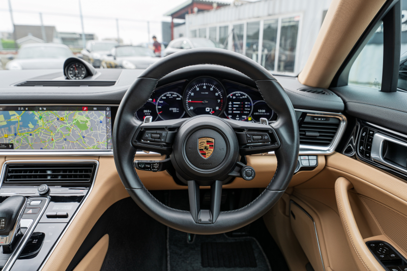 ポルシェ パナメーラ ﾍﾞｰｽｸﾞﾚｰﾄﾞ ｽﾎﾟｰﾂｸﾛﾉPKG　ﾍﾞｰｼﾞｭﾚｻﾞｰｼｰﾄ PCMﾅﾋﾞ CayPlay PDLSﾌﾟﾗｽ/LEDﾗｲﾄ PASM/ｴｱｻｽ ｴﾝﾄﾘｰD ACC ｱﾝﾋﾞｴﾝﾄﾗｲﾄ ﾊﾟﾅﾒｰﾗｽﾎﾟｰﾂﾃﾞｻﾞｲﾝ21ｲﾝﾁAW　2年保証