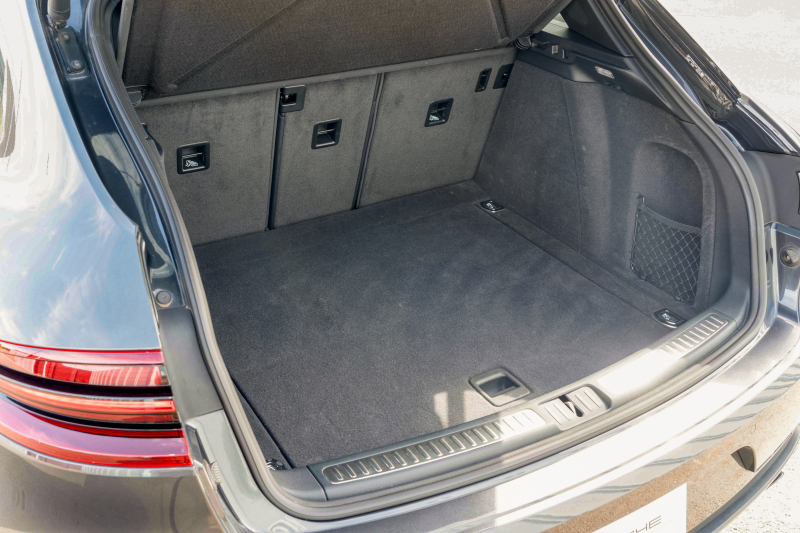 ポルシェ マカン GTS ｽﾎﾟｰﾂｸﾛﾉPKG　ﾌﾞﾗｯｸﾊｰﾌﾚｻﾞｰｼｰﾄ ﾊﾟﾉﾗﾏSR PCM AppleCarPlay ｽﾎﾟｴｸﾞﾊﾟﾄﾞﾙ  PASM PDLS ｸﾙｺﾝ RSｽﾊﾟｲﾀﾞｰ20AW　2年保証