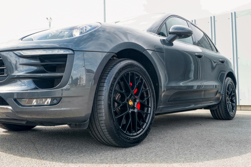 ポルシェ マカン GTS ｽﾎﾟｰﾂｸﾛﾉPKG　ﾌﾞﾗｯｸﾊｰﾌﾚｻﾞｰｼｰﾄ ﾊﾟﾉﾗﾏSR PCM AppleCarPlay ｽﾎﾟｴｸﾞﾊﾟﾄﾞﾙ  PASM PDLS ｸﾙｺﾝ RSｽﾊﾟｲﾀﾞｰ20AW　2年保証