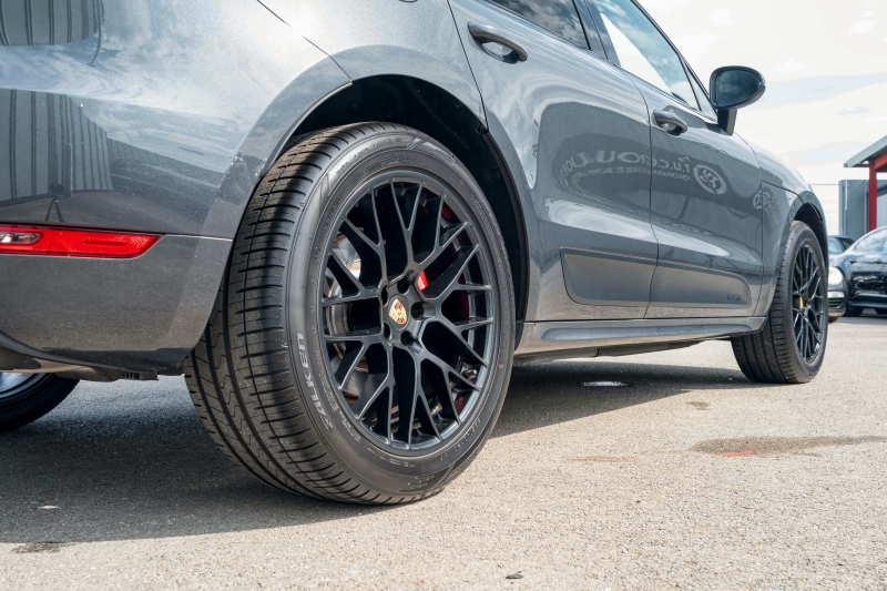 ポルシェ マカン GTS ｽﾎﾟｰﾂｸﾛﾉPKG　ﾌﾞﾗｯｸﾊｰﾌﾚｻﾞｰｼｰﾄ ﾊﾟﾉﾗﾏSR PCM AppleCarPlay ｽﾎﾟｴｸﾞﾊﾟﾄﾞﾙ  PASM PDLS ｸﾙｺﾝ RSｽﾊﾟｲﾀﾞｰ20AW　2年保証