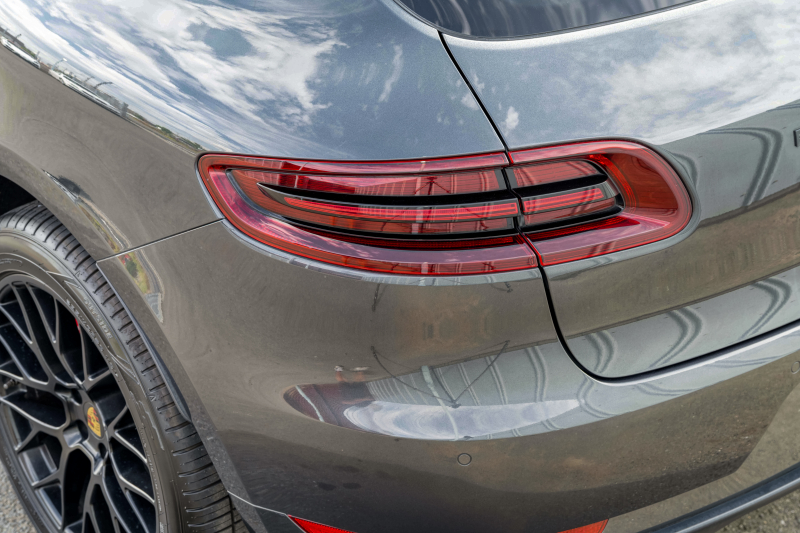 ポルシェ マカン GTS ｽﾎﾟｰﾂｸﾛﾉPKG　ﾌﾞﾗｯｸﾊｰﾌﾚｻﾞｰｼｰﾄ ﾊﾟﾉﾗﾏSR PCM AppleCarPlay ｽﾎﾟｴｸﾞﾊﾟﾄﾞﾙ  PASM PDLS ｸﾙｺﾝ RSｽﾊﾟｲﾀﾞｰ20AW　2年保証