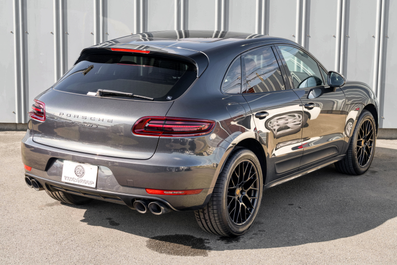 ポルシェ マカン GTS ｽﾎﾟｰﾂｸﾛﾉPKG　ﾌﾞﾗｯｸﾊｰﾌﾚｻﾞｰｼｰﾄ ﾊﾟﾉﾗﾏSR PCM AppleCarPlay ｽﾎﾟｴｸﾞﾊﾟﾄﾞﾙ  PASM PDLS ｸﾙｺﾝ RSｽﾊﾟｲﾀﾞｰ20AW　2年保証