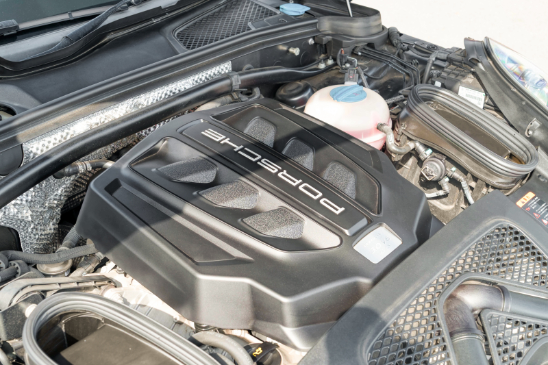 ポルシェ マカン GTS ｽﾎﾟｰﾂｸﾛﾉPKG　ﾌﾞﾗｯｸﾊｰﾌﾚｻﾞｰｼｰﾄ ﾊﾟﾉﾗﾏSR PCM AppleCarPlay ｽﾎﾟｴｸﾞﾊﾟﾄﾞﾙ  PASM PDLS ｸﾙｺﾝ RSｽﾊﾟｲﾀﾞｰ20AW　2年保証