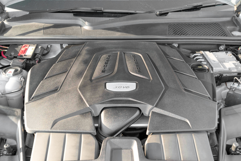 ポルシェ カイエン ﾍﾞｰｽｸﾞﾚｰﾄﾞ　ﾌﾞﾗｯｸﾚｻﾞｰｼｰﾄ ﾊﾟﾉﾗﾏSR PCMﾅﾋﾞ CarPlay ｴﾝﾄﾘｰﾄﾞﾗｲﾌﾞ ACC ｱﾗｳﾝﾄﾞﾋﾞｭｰ ｶｲｴﾝﾃﾞｻﾞｲﾝ20AW ﾚｰﾝﾁｪﾝｼﾞｱｼｽﾄ TPM　2年保証