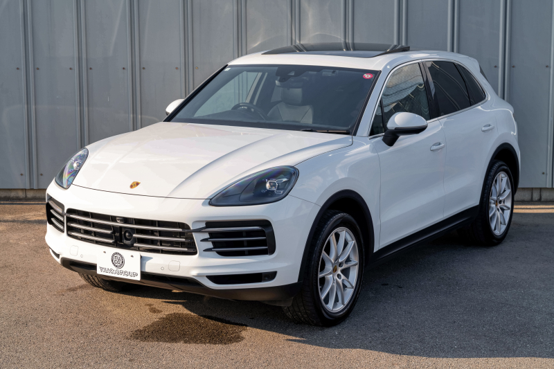 ポルシェ カイエン ﾍﾞｰｽｸﾞﾚｰﾄﾞ　ﾌﾞﾗｯｸﾚｻﾞｰｼｰﾄ ﾊﾟﾉﾗﾏSR PCMﾅﾋﾞ CarPlay ｴﾝﾄﾘｰﾄﾞﾗｲﾌﾞ ACC ｱﾗｳﾝﾄﾞﾋﾞｭｰ ｶｲｴﾝﾃﾞｻﾞｲﾝ20AW ﾚｰﾝﾁｪﾝｼﾞｱｼｽﾄ TPM　2年保証