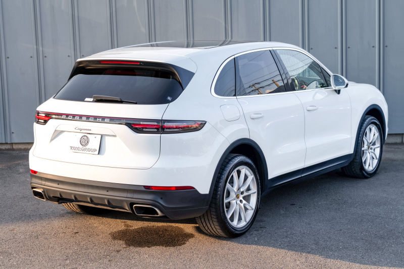 ポルシェ カイエン ﾍﾞｰｽｸﾞﾚｰﾄﾞ　ﾌﾞﾗｯｸﾚｻﾞｰｼｰﾄ ﾊﾟﾉﾗﾏSR PCMﾅﾋﾞ CarPlay ｴﾝﾄﾘｰﾄﾞﾗｲﾌﾞ ACC ｱﾗｳﾝﾄﾞﾋﾞｭｰ ｶｲｴﾝﾃﾞｻﾞｲﾝ20AW ﾚｰﾝﾁｪﾝｼﾞｱｼｽﾄ TPM　2年保証