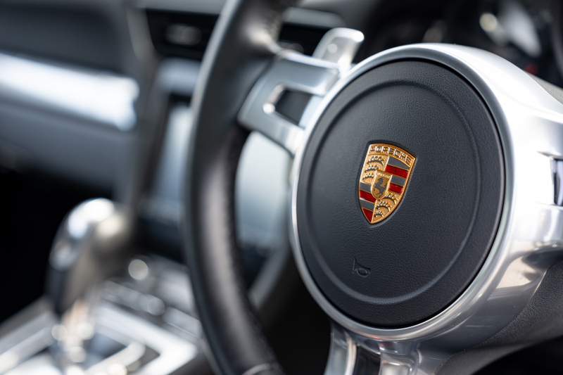 ポルシェ 911(Type991.1) ｶﾚﾗ ﾌﾞﾗｯｸｴﾃﾞｨｼｮﾝ　特別仕様車 MY16 ﾌﾞﾗｯｸﾚｻﾞｰｽﾎﾟｰﾂｼｰﾄ ﾅﾋﾞTV PASM ｽﾎﾟｰﾂﾃﾞｻﾞｲﾝｽﾃｱ PDLS+/LEDﾍｯﾄﾞﾗｲﾄ 911ﾀｰﾎﾞﾃﾞｻﾞｲﾝ20ｲﾝﾁAW H&Rﾀﾞｳﾝｻｽ　2年保証