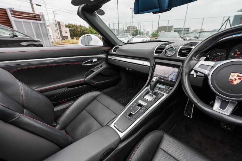 ポルシェ ボクスター(Type981) ﾍﾞｰｽｸﾞﾚｰﾄﾞ ｽﾎﾟｰﾂｸﾛﾉPKG　ﾌﾞﾗｯｸﾚｻﾞｰｲﾝﾃﾘｱ ｼｰﾄﾋｰﾀｰ&ﾍﾞﾝﾁﾚｰﾀｰ ﾚｯﾄﾞｿﾌﾄﾄｯﾌﾟ ﾅﾋﾞTV ｽﾎﾟｰﾂﾃﾞｻﾞｲﾝｽﾃｱﾘﾝｸﾞ PDLS ﾎﾞｸｽﾀｰ18ｲﾝﾁAW　2年保証