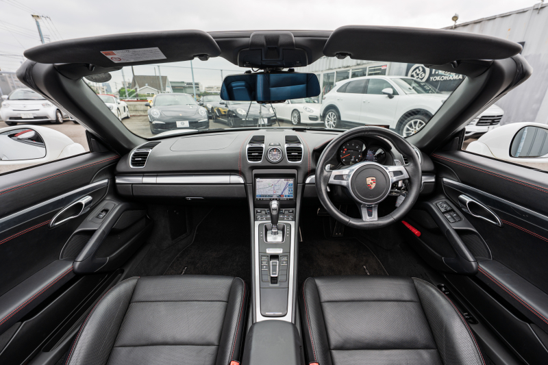 ポルシェ ボクスター(Type981) ﾍﾞｰｽｸﾞﾚｰﾄﾞ ｽﾎﾟｰﾂｸﾛﾉPKG　ﾌﾞﾗｯｸﾚｻﾞｰｲﾝﾃﾘｱ ｼｰﾄﾋｰﾀｰ&ﾍﾞﾝﾁﾚｰﾀｰ ﾚｯﾄﾞｿﾌﾄﾄｯﾌﾟ ﾅﾋﾞTV ｽﾎﾟｰﾂﾃﾞｻﾞｲﾝｽﾃｱﾘﾝｸﾞ PDLS ﾎﾞｸｽﾀｰ18ｲﾝﾁAW　2年保証