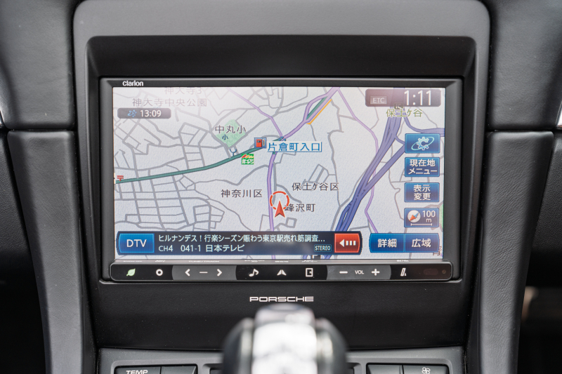 ポルシェ ボクスター(Type981) ﾍﾞｰｽｸﾞﾚｰﾄﾞ ｽﾎﾟｰﾂｸﾛﾉPKG　ﾌﾞﾗｯｸﾚｻﾞｰｲﾝﾃﾘｱ ｼｰﾄﾋｰﾀｰ&ﾍﾞﾝﾁﾚｰﾀｰ ﾚｯﾄﾞｿﾌﾄﾄｯﾌﾟ ﾅﾋﾞTV ｽﾎﾟｰﾂﾃﾞｻﾞｲﾝｽﾃｱﾘﾝｸﾞ PDLS ﾎﾞｸｽﾀｰ18ｲﾝﾁAW　2年保証