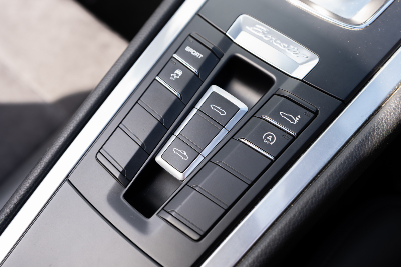 ポルシェ ボクスター(Type981) ﾍﾞｰｽｸﾞﾚｰﾄﾞ　2013年ﾓﾃﾞﾙ 1ｵｰﾅｰ ﾌﾞﾗｯｸﾚｻﾞｰｼｰﾄ ｼｰﾄﾋｰﾀｰ ﾌﾞﾗｳﾝｿﾌﾄﾄｯﾌﾟ ﾅﾋﾞTV PDLS ﾊﾟｰｸｱｼｽﾄ 電動ﾄﾞｱﾐﾗｰ ﾎﾞｸｽﾀｰ18ｲﾝﾁAW　2年保証