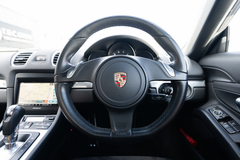 ポルシェ ボクスター(Type981) ﾍﾞｰｽｸﾞﾚｰﾄﾞ　2013年ﾓﾃﾞﾙ 1ｵｰﾅｰ ﾌﾞﾗｯｸﾚｻﾞｰｼｰﾄ ｼｰﾄﾋｰﾀｰ ﾌﾞﾗｳﾝｿﾌﾄﾄｯﾌﾟ ﾅﾋﾞTV PDLS ﾊﾟｰｸｱｼｽﾄ 電動ﾄﾞｱﾐﾗｰ ﾎﾞｸｽﾀｰ18ｲﾝﾁAW　2年保証