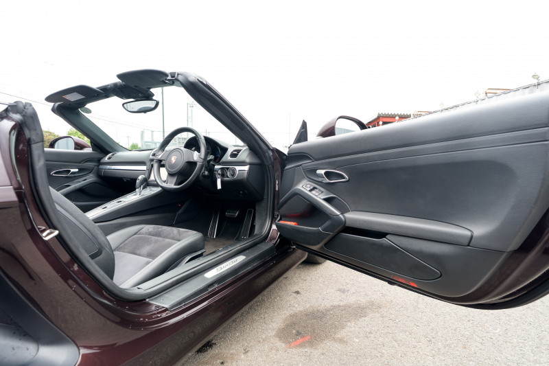 ポルシェ ボクスター(Type981) ﾍﾞｰｽｸﾞﾚｰﾄﾞ　2013年ﾓﾃﾞﾙ 1ｵｰﾅｰ ﾌﾞﾗｯｸﾚｻﾞｰｼｰﾄ ｼｰﾄﾋｰﾀｰ ﾌﾞﾗｳﾝｿﾌﾄﾄｯﾌﾟ ﾅﾋﾞTV PDLS ﾊﾟｰｸｱｼｽﾄ 電動ﾄﾞｱﾐﾗｰ ﾎﾞｸｽﾀｰ18ｲﾝﾁAW　2年保証