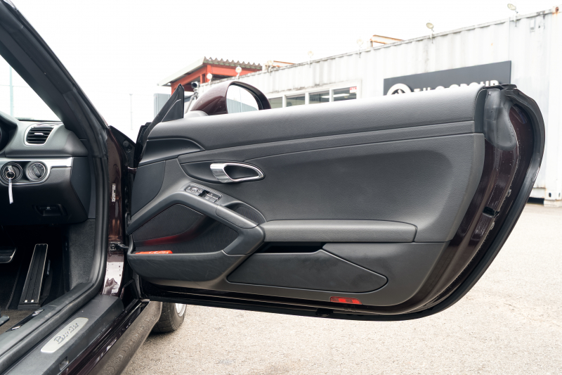 ポルシェ ボクスター(Type981) ﾍﾞｰｽｸﾞﾚｰﾄﾞ　2013年ﾓﾃﾞﾙ 1ｵｰﾅｰ ﾌﾞﾗｯｸﾚｻﾞｰｼｰﾄ ｼｰﾄﾋｰﾀｰ ﾌﾞﾗｳﾝｿﾌﾄﾄｯﾌﾟ ﾅﾋﾞTV PDLS ﾊﾟｰｸｱｼｽﾄ 電動ﾄﾞｱﾐﾗｰ ﾎﾞｸｽﾀｰ18ｲﾝﾁAW　2年保証