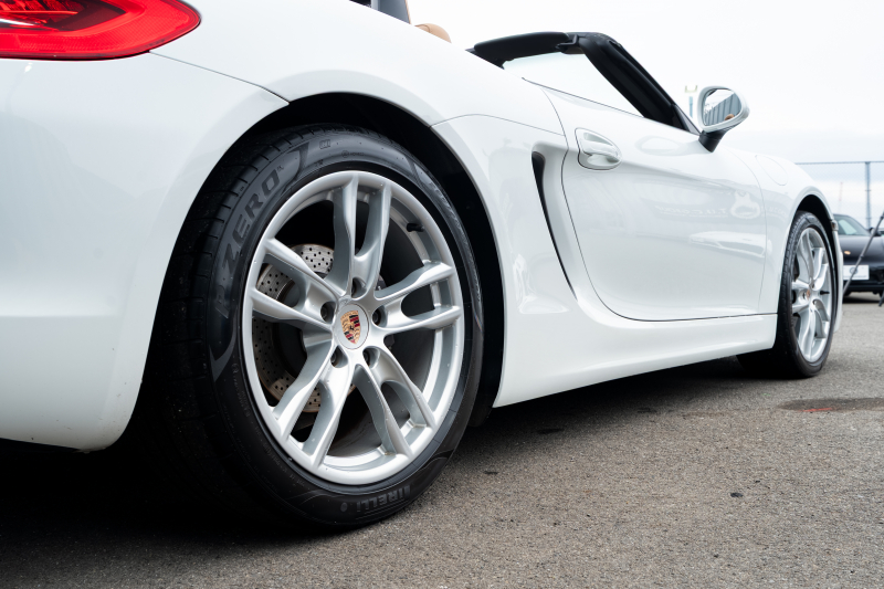 ポルシェ ボクスター(Type981) ﾍﾞｰｽｸﾞﾚｰﾄﾞ ｽﾎﾟｰﾂｸﾛﾉPKG　ﾍﾞｰｼﾞｭﾊｰﾌﾚｻﾞｰｼｰﾄﾋｰﾀｰ ﾚｯﾄﾞｿﾌﾄﾄｯﾌﾟ ｶﾛｯﾂｪﾘｱﾅﾋﾞTV ｽﾎﾟｰﾂﾃﾞｻﾞｲﾝｽﾃｱ ｸﾙｺﾝ 電動Dﾐﾗｰ ﾎﾞｸｽﾀｰS19ｲﾝﾁAW　2年保証